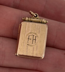 9ct Gold Back & Front Victorian Opening Locket Pendant, 9k