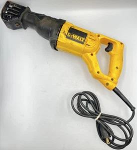 DEWALT DW304P SEGHETTO ALTERNATIVO ELETTRICO A FILO (CP2010317) - Foto 1 di 4