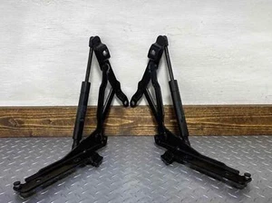 08-14 Ferrari California Pair Left & Right Rear Trunk Deck Lid Hinges (Tested) - Foto 1 di 7