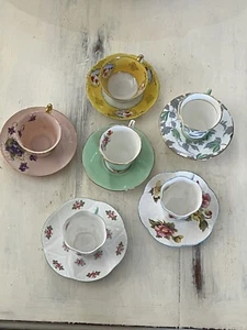 6 Sets verschiedene Vintage China Demitasse Tassen und Untertassen - Bild 1 von 22