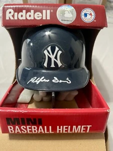 Alfonso Soriano 2002 Topps Reserve Signed Mini Yankees Helmet - Picture 1 of 8