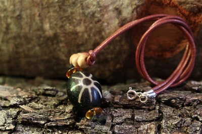 Collana in Vero Cuoio con Finiture in Argento 925 con Agata DZI Sole e Luna - Immagine 1 di 4