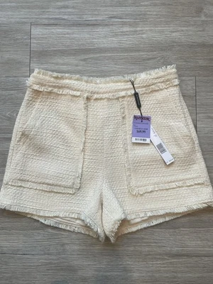 Elie Tahari Women's Cream High Waist Fringe Shorts Size 6 NWT - Image 1 of 4