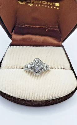 Gorgeous Helzberg HDS Sterling Silver 925 Sparkly Diamond Ring Sz 7 - Image 1 of 4