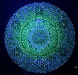 INDIANA GLASS Uranium Glow Chantilly Green Glass "Tiara" Oval Plate Dish 10” - Picture 1 of 9