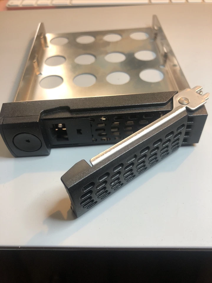 Disk Tray Caddy - Netgear  ReadyNAS Pro ,duo Ans Other .New "square" style - Bild 1 von 4