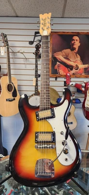 NICE! Vintage UNIVOX HI-FLIER Phase 3 Solid Body Guitar With Case - Image 1 of 4