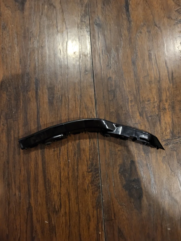 2012-2020 OEM MERCEDES-BENZ R172 SLK350 REAR BUMPER RIGHT PASSENGER SIDE BRACKET - Image 1 of 2