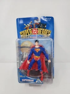 Figura de acción Hasbro 1999 DC Super Heroes Superman 6" embalaje daños ver fotos - Imagen 1 de 12