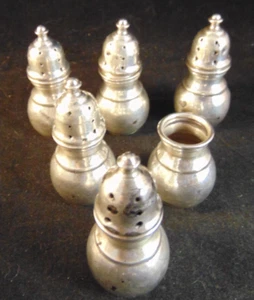 6 STERLING Ca. 1900 SALT AND PEPPER 2.5” TALL SHAKERS V.G. NOT WEIGHTED 56 g - Picture 1 of 6