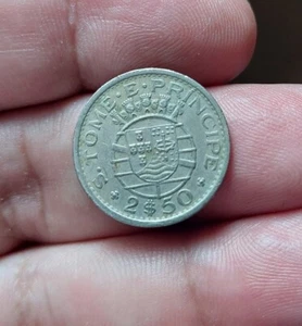 72) Portugal / Saint Thomas & Prince 2 1/2 Escudos 1971 KM#19 zirkuliert - Bild 1 von 2