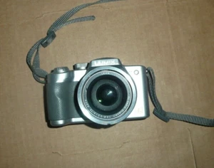 Panasonic LUMIX DMC-FZ5 5.0MP Digital Camera Point and Shoot - No Battery - Picture 1 of 1