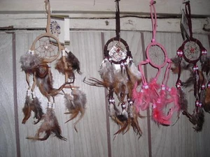 TRAUMFÄNGER mit Federn Wandbehang Deko Ornament - verschiedene Farben #2 - Bild 1 von 8