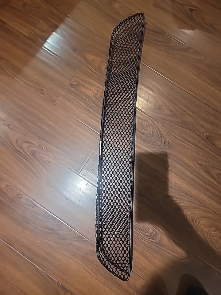 03-06 Mercedes W211 E320 E350 E55 AMG Sport parachoques delantero rejilla central de malla OEM Foto 1 de 4