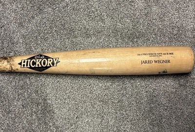 Bate torpedo modelo Yankee agrietado usado juego Jared Wegner 2024 New York Yankees Foto 1 de 4