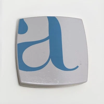 Maquillaje compacto suavizante Almay Line FPS 15 #160-desnudo 0,35 oz. LEER Foto 1 de 3