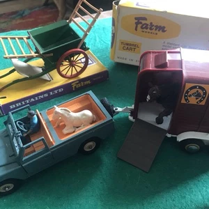 Britain’s Farm, LWB Landrover, Horse Box, Tumbrel Cart Boxed - Picture 1 of 24