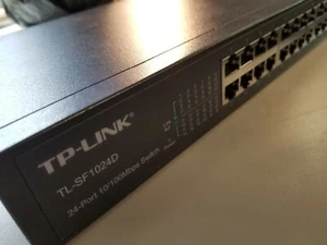 TP-LINK 24 Ports 10/100 Fast Ethernet Switch (TL-SF1024D) - NICHT GIGABIT - Bild 1 von 4