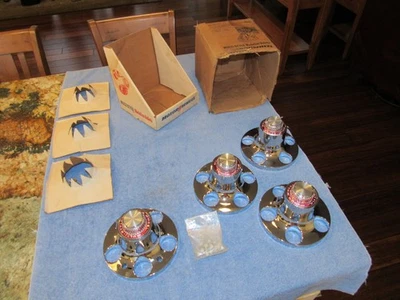 Balas medalhão de roda de motor vintage NOS + caixa de exibição revendedor estilo vulcão AMC - Imagem 1 de 4