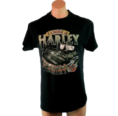 DE COLECCIÓN AÑOS 90 "YO DUEÑO DE UNA HARLEY NO SOLO UNA CAMISETA EMBLEMA 3D 1991 Texas Davidson/Biker L Foto 1 de 4