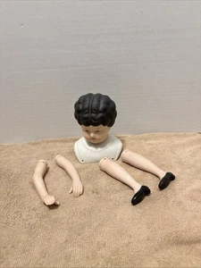 Cabeza, brazos y piernas de muñeca de porcelana vintage - Imagen 1 de 19