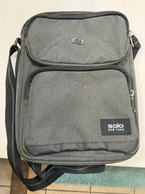 Solo New York Ludlow Bolsa Eslinga Universal para Tabletas hasta 11" Gris USADA Foto 1 de 4
