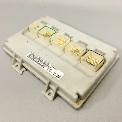 Computadora módulo de control de carrocería BCM BCU de 2002 Dodge Caravan 3,3 L P0472072AE Foto 1 de 4