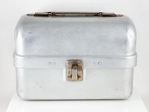 Vintage Leyse Aluminum Priscilla Ware Dome Top Aluminum Lunchbox 1940’s MCM - Picture 1 of 13