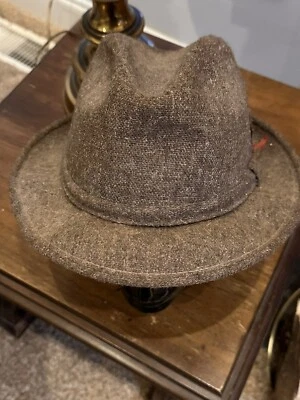 Sombrero Fedora Vintage Marrón Lana Tweed con Plumas Unisex Raro Excelente Estado Foto 1 de 4