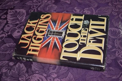 Touch the Devil by Jack Higgins 1982 Hardcover Dustjacket 1st Edition Foto 1 de 4