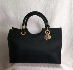 Givenchy Nylon Tasche mit Logo Anhänger schwarz gebraucht aus Japan - Bild 1 von 10