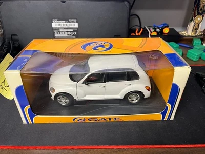 Gateway 1:18 Replica Chrysler PT Cruiser Die-cast White 2001 NIB Gate Way CAR26 - Image 1 of 4
