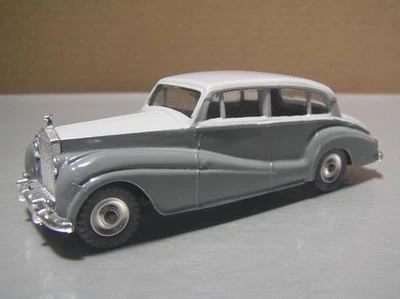 Dinky Toys 150 Rolls Royce Silver Wraith made in England Mint Condition - Image 1 of 4