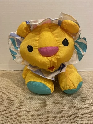 Pelúcia recheada vintage Fisher Price JUNGLE FRIENDS 3704 LION RATTLE Baby Puffalump - Imagem 1 de 4