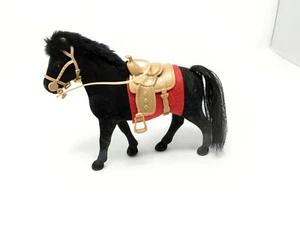 "Caballo de semental flocado negro con silla de montar, 8" - Imagen 1 de 7