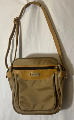 Vintage 1970s Samsonite Travel Shoulder Bag. - Image 1 of 4
