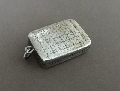 1809 ANTIGUO GEORGIANO PLATA ESTERLINA VINAGRETA reloj llavero pequeño John Shaw Foto 1 de 4