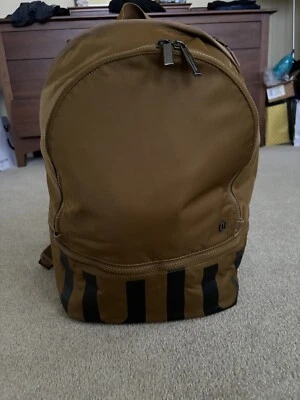 Mochila Lululemon City Adventurer 20L nueva con etiquetas Foto 1 de 4