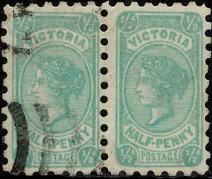 VICTORIA - 1905 QV ½d Green Pair Perf 11 - WMK Crown over A Upright & Inverted. - Foto 1 di 2