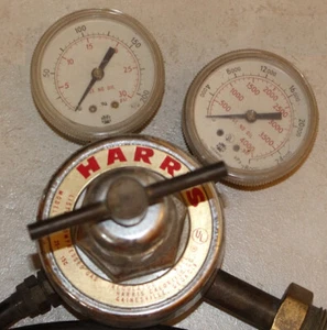 HARRIS Gas Regulator Model No 25-15C 30/4000psi - Picture 1 of 3