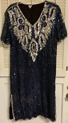 Vestido de novia indio adornado vestido azul oscuro hecho a mano lentejuelas plateado bordado Foto 1 de 4