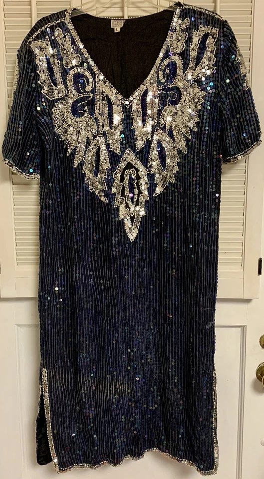 Vestido de novia indio adornado vestido azul oscuro hecho a mano lentejuelas plateado bordado Foto 1 de 4