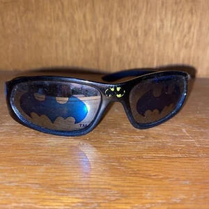Black Batman Dark Knight Kids Sunglasses Batman Design on glass - Picture 1 of 9