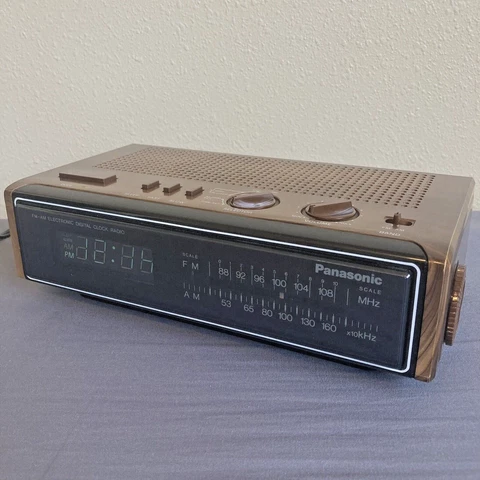 Vintage Panasonic RC-6115 FM/AM Radio Alarm Clock VFD *Clean & Works* Cover