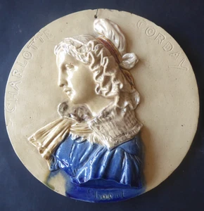 Plaque en faïence barbotine par CARLE ELSHOECHT - Charlotte Corday majolica - Picture 1 of 10