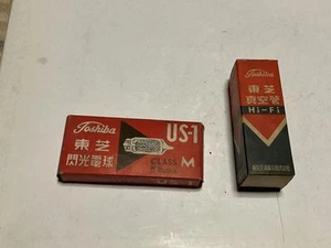Tokyo Shibaura Electric Vacuum Tube HI FI. And Toshiba Flash Bulb US 1 class M. - Picture 1 of 11
