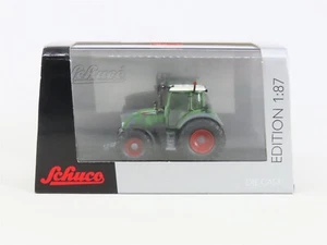 HO 1/87 Scale Schuco 452568700 Fendt 724 Vario Tractor - Picture 1 of 8