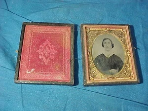 Foto tipo tinte estuche libro mujer años 1870 - Imagen 1 de 3