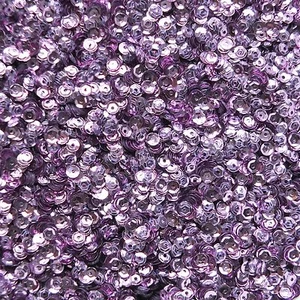 4mm Cup Sequins Loose Paillettes ~ Lavender Lilac Metallic ~ Made in USA - Picture 1 of 2