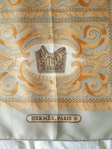 Foulard Hermès Présentation en Soie Hermes Silk Scarf Présentation - Foto 1 di 12